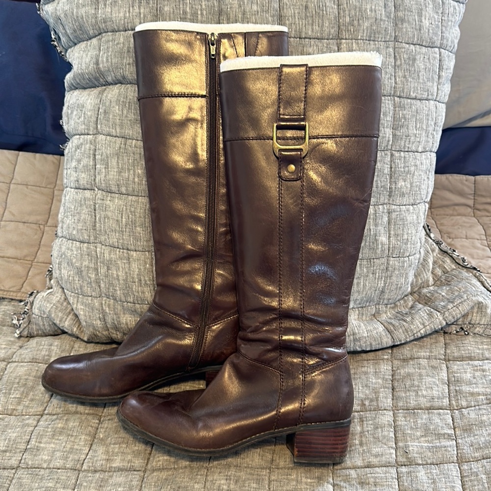 Bandolina dark brown all leather upper boots, size 8